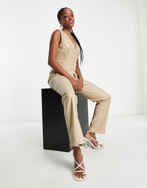 4th & Reckless - Coordinato in pelle sintetica con gilet e pantaloni beige