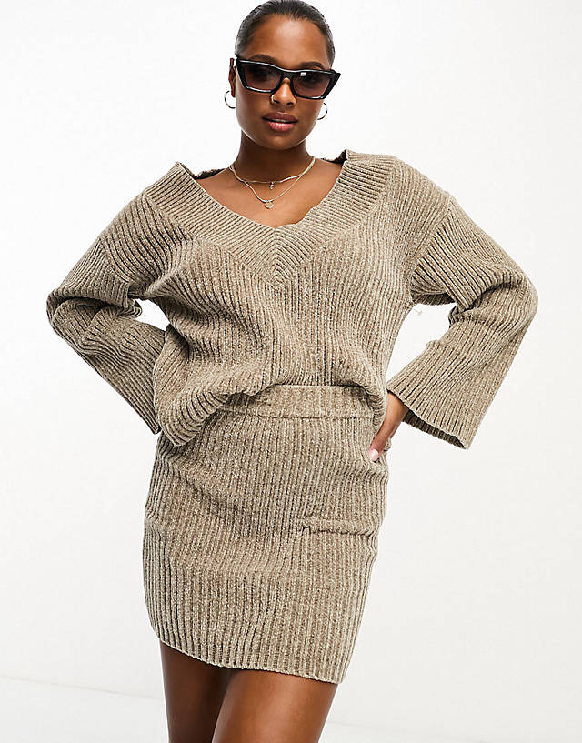 4th & Reckless Petite - knitted jumper and mini skirt in mocha