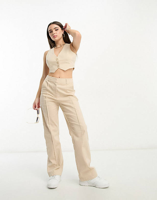 4th & Reckless Petite - waistcoat and straight leg trouser co-ord in stone