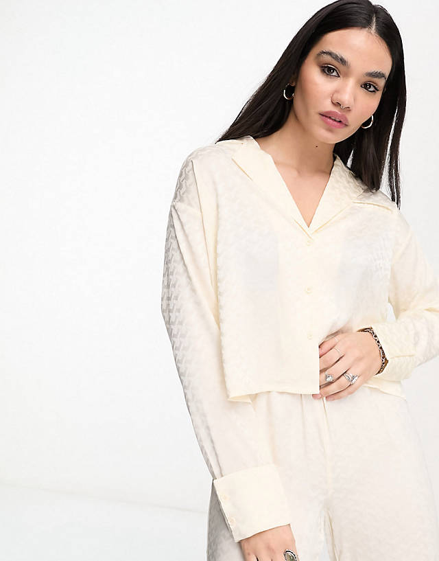 4th & Reckless - satin boxy shirt and wide leg trouser co-ord in cream jacquard