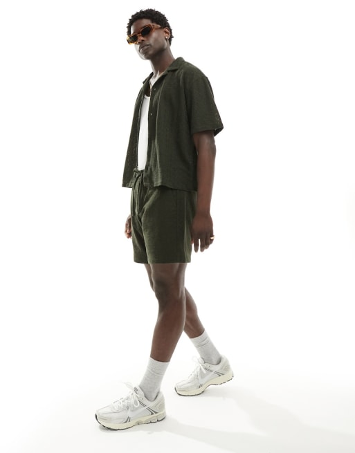 Abercrombie & Fitch - Camicia taglio corto a maniche corte oversize e pantaloncini verde oliva