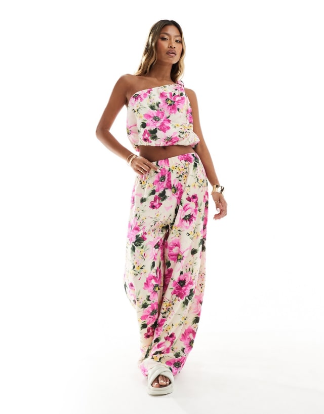 Abercrombie & Fitch - co-ord crinkle set in pink floral print