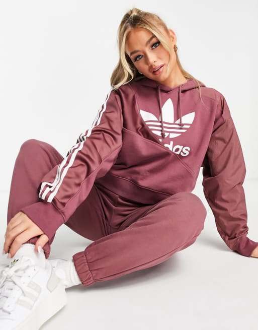 Adidas classic hot sale womens tracksuit