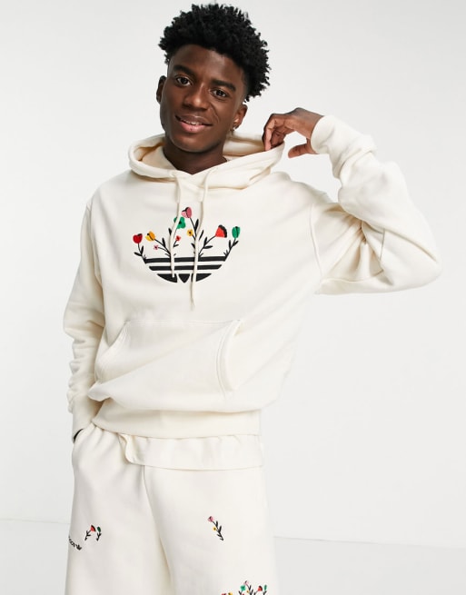 adidas Originals – Kombiteile in gebrochenem Weiß mit aufgesticktem Dreiblatt-Logo