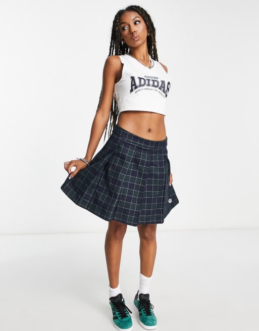 adidas Originals – Preppy Varsity – Set in Weiß/Marineblau