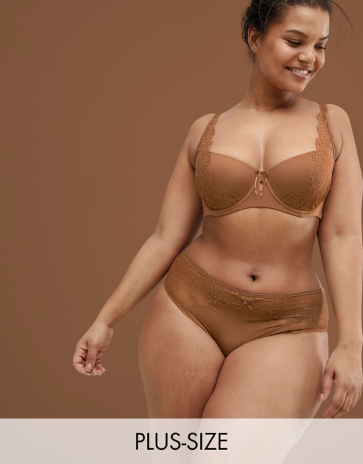 Ashley Graham – Lingerie-Set mit wattiertem Bügel-BH und Slip mit Spitze