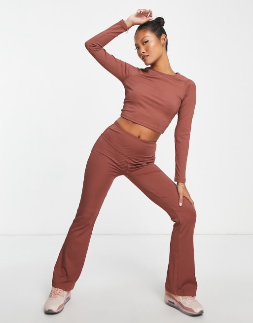 ASOS 4505 Petite - Ensemble avec legging côtelé évasé et top ajusté à manches longues - Orange
