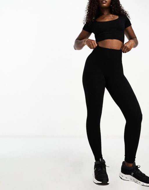 ASOS 4505 Seamless rib gym legging plunge vest and neck t-shirt in black