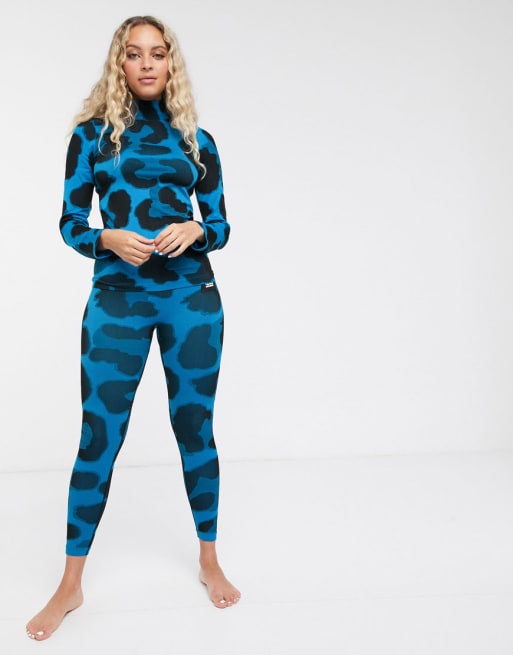 ASOS 4505 - ski - Blåt sømløst undertøjssæt med top og leggings i cheetah-print