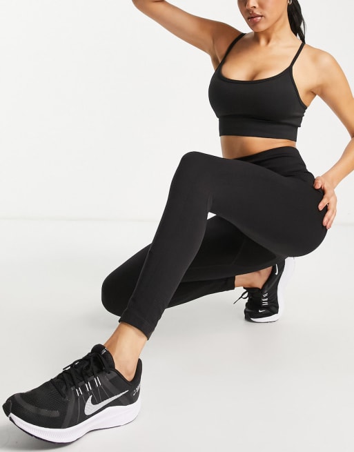 ASOS 4505 - Sort sømløst sæt med leggings og sports-BH med let støtte og udtagelig foring