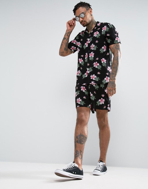 ASOS - Combi-sets van viscose overhemden en kortere shorts met Hawaïaanse bloemenprint