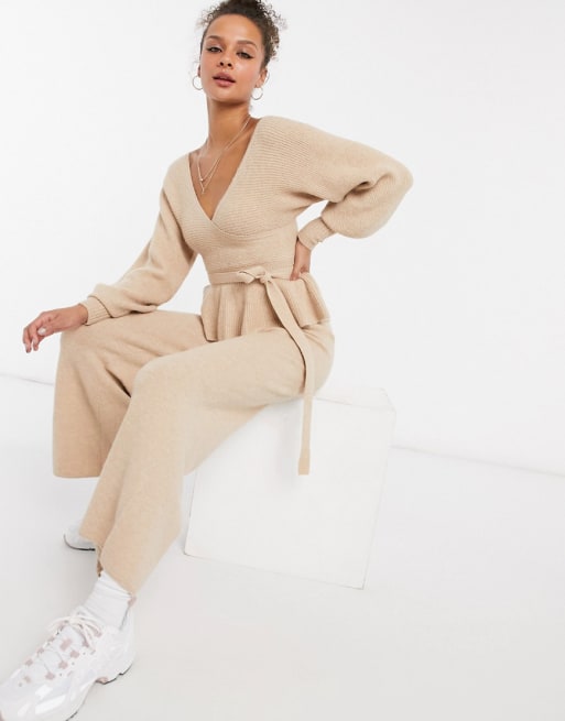 ASOS - Combi-set - Trui met overslag en broek in lichtbeige | ASOS