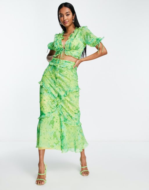 ASOS DESIGN - Coordinato verde a fiori con gonna midi asimmetrica con volant e bottoni