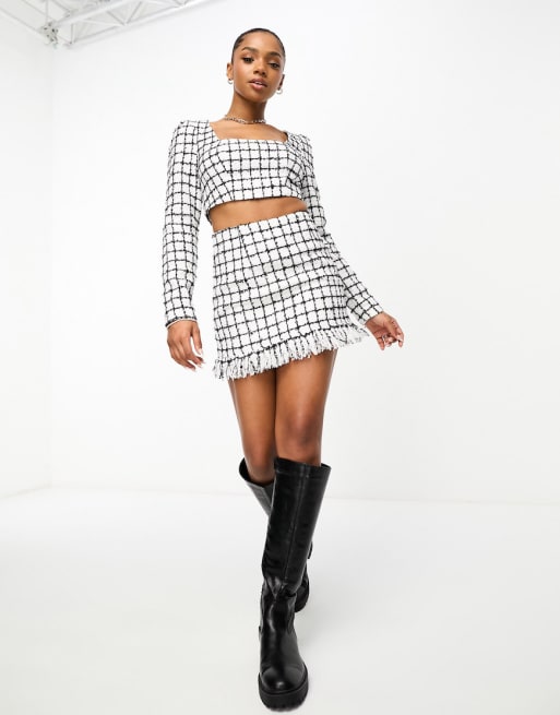 ASOS DESIGN Ensemble a carreaux en maille bouclee avec top a encolure carree et mini jupe Noir et blanc ASOS