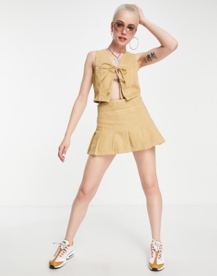 ASOS DESIGN - Ensemble avec gilet de costume et jupe plissée - Taupe