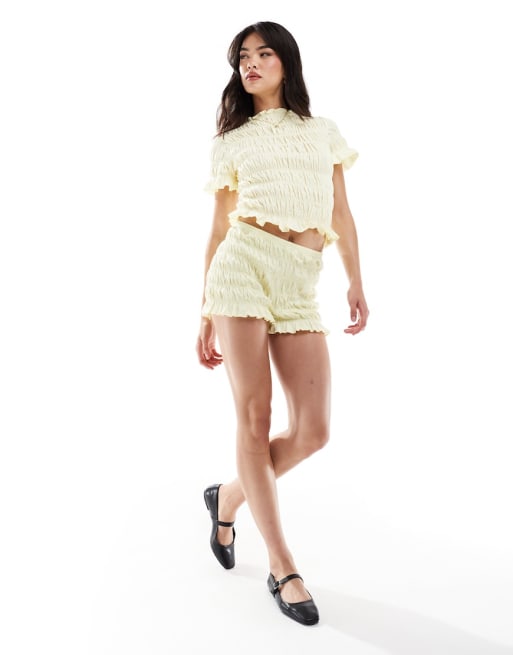 FhyzicsShops DESIGN - Ensemble avec t-shirt froncé effet rétréci et short style bloomer