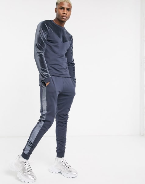 Les Restes Cuire Pain Nike Ensemble Season 2 Sur La Tete De Betail Douleur