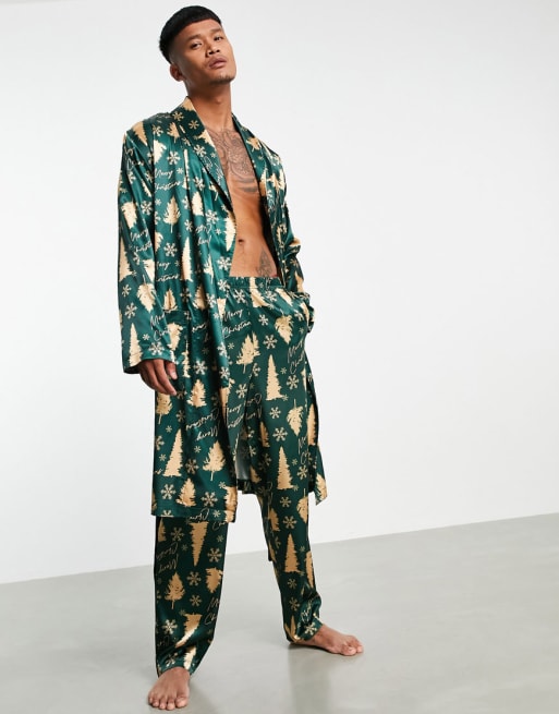 ASOS DESIGN – Jul – Julgransmönstrat set i satin med morgonrock och byxor