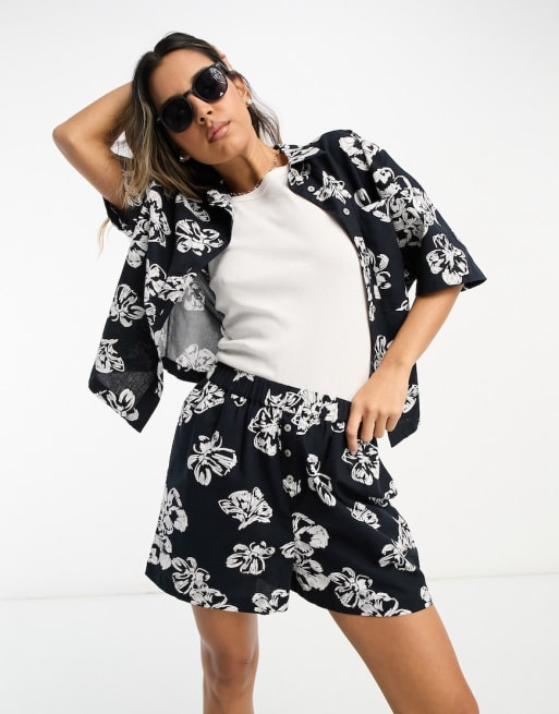 ASOS DESIGN linen boxer shorts in floral print - part of a set