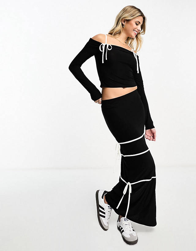 ASOS DESIGN - maxi skirt co -rd with contrast strap detailing in black
