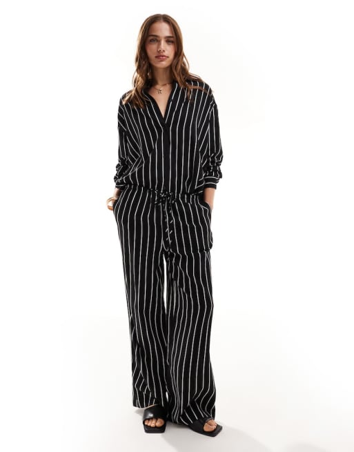 FhyzicsShops DESIGN Mix and Match Linen Co-ord in Black Stripe