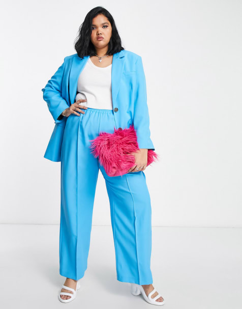 Blogueira estrela campanha de linha plus size superfashionista da Asos