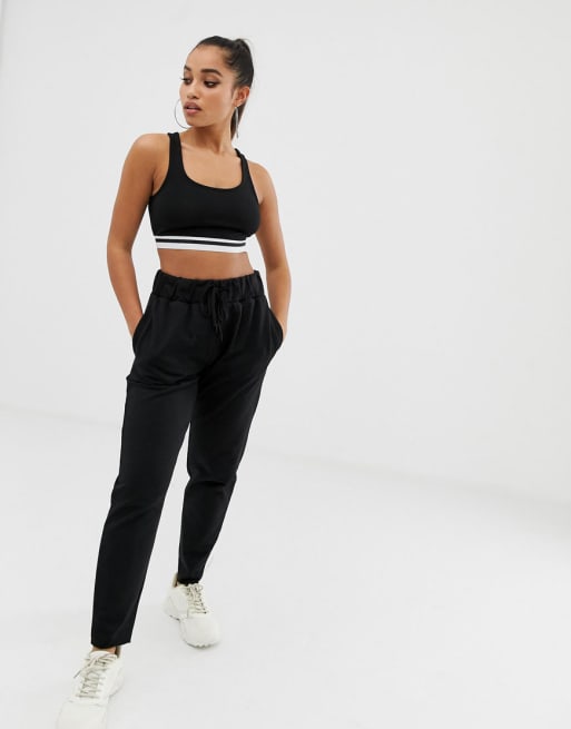 ASOS DESIGN Petite – Mix-and-Match – Freizeit-Set mit ungesäumtem, kurzem Oberteil 