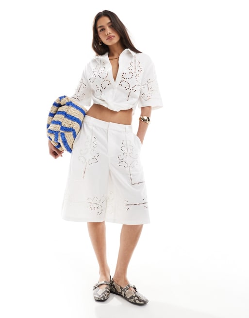 ASOS DESIGN Premium - Bermuda à broderies ajourées - Blanc