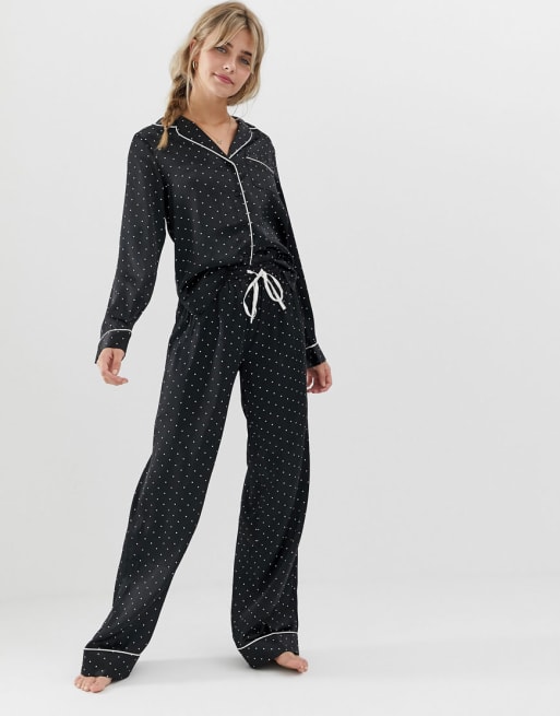 ASOS DESIGN - Satijnen pyjamashirt en broek met stippen