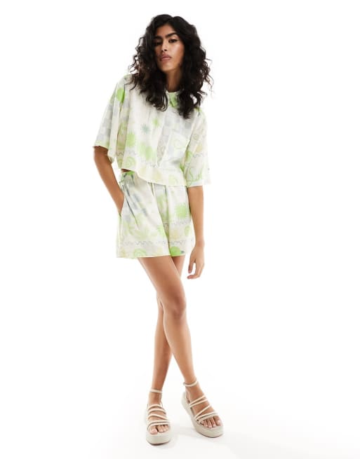 ASOS DESIGN - Set met cropped overhemd en short met gelaagde print