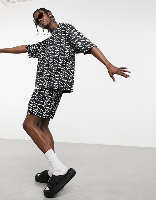 ASOS DESIGN - Sort sæt med gennemgående print af romertal