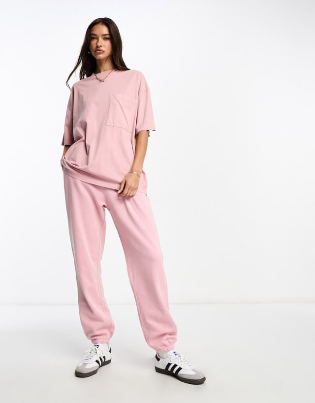 ASOS DESIGN - sweat co-ord in washed pink