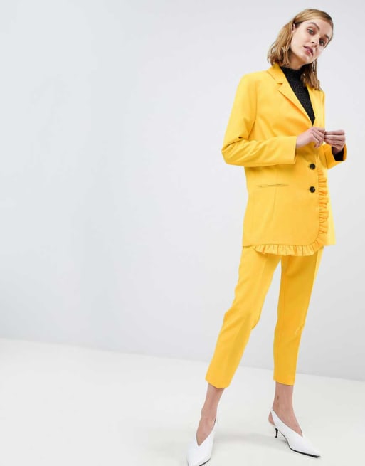 Tailleur jaune new arrivals