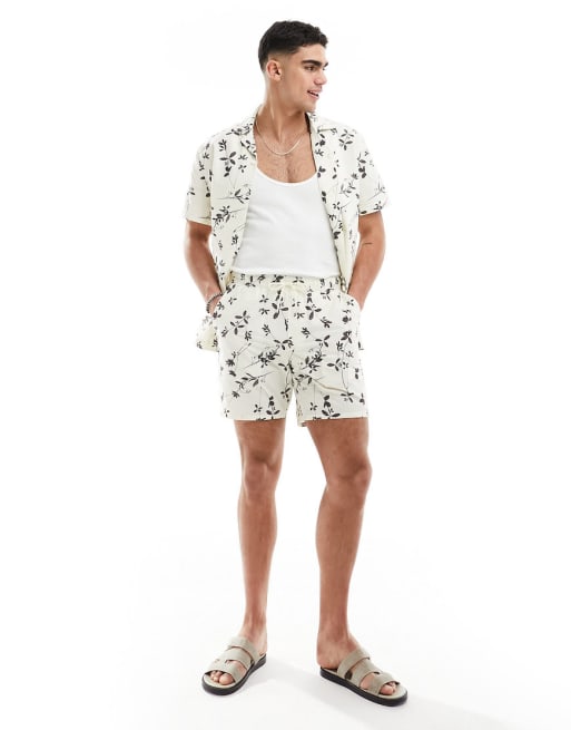 ASOS DESIGN – Vitt blommigt set i bäckebölja