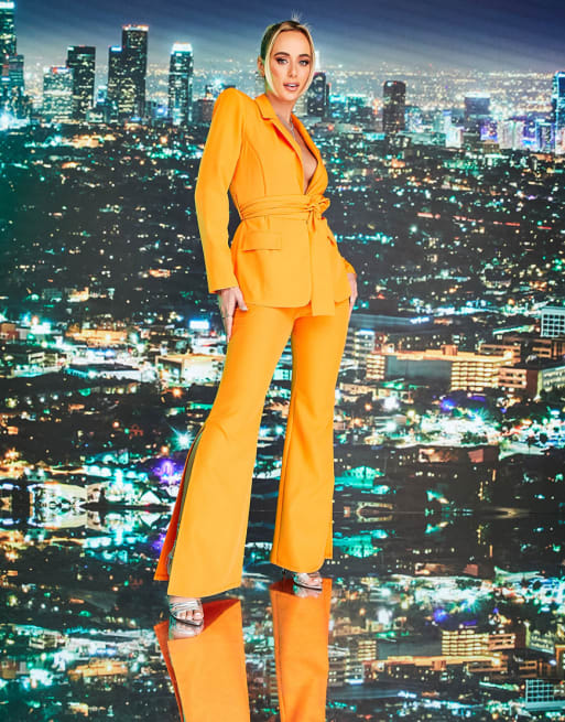 ASOS DESIGN x Millie - Abito arancione pop
