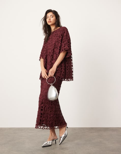 ASOS Edition – Bordowy zestaw w ażurowy kwiatowy wzór: T-shirt oversize i spódnica midi - view 1