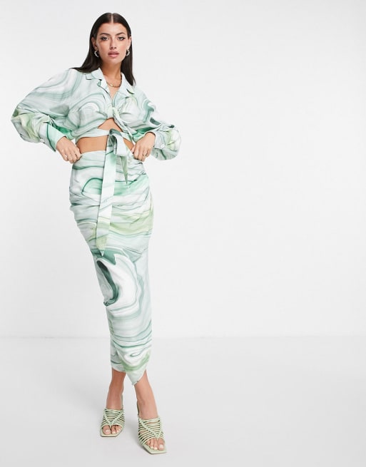 ASOS EDITION - Co-ord set met linnen blouse met overslag en gedrapeerde rok met marmerprint