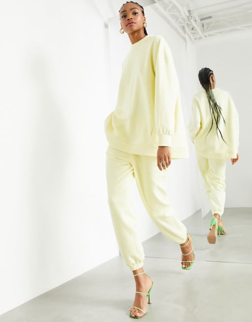 Jogging jaune pale new arrivals