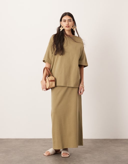 ASOS EDITION Oversized set van premium zware jersey met T shirt en maxi rok in kaki ASOS