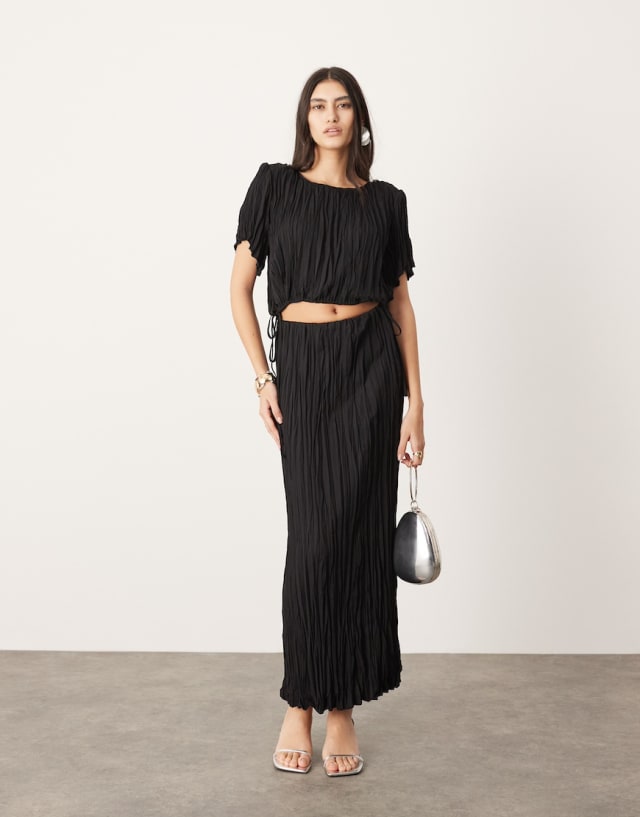 ASOS EDITION - plisse textured cropped shoulder pad t-shirt and maxi skirt in blac