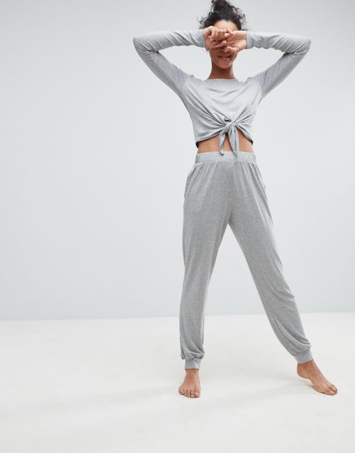 ASOS LOUNGE - Set van lichtgewicht sweater met gestrikte voorkant en joggingbroek in grijs