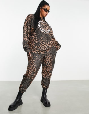 Clothing Curve 3