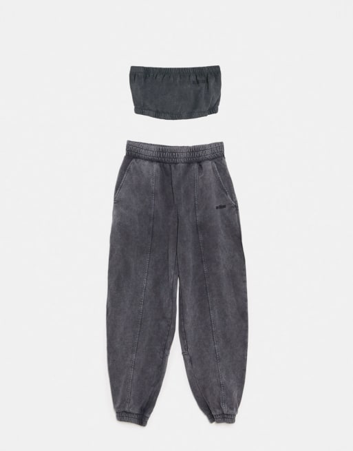Bershka - Ensemble avec jogger et top bandeau à inscription - Noir délavé