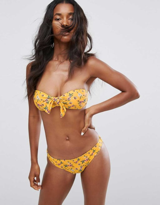 Bikini con estampado floral y lazo de Pimkie ASOS