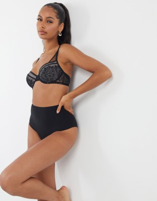 Calvin Klein – Lingerie-Set mit Spitzenapplikation in Schwarz