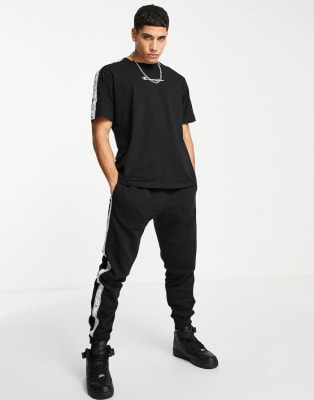 Champion taping t-shirt and joggers in black