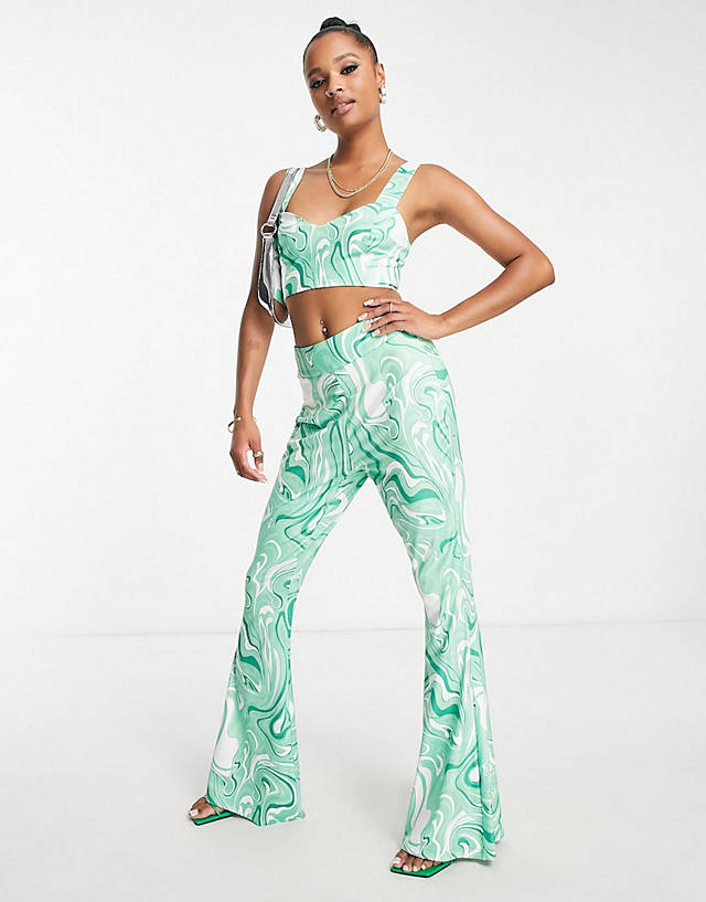 Collective The Label Petite - exclusive co-ord in green swirl
