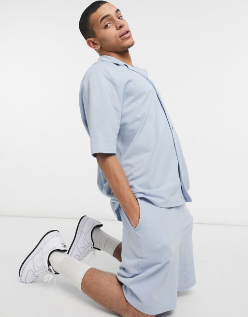 COLLUSION - Coordinato con camicia, pantaloncini e joggers oversize in jersey e piqué, colore azzurro