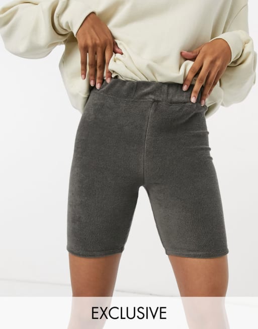 COLLUSION - Ensemble en tissu éponge avec short legging et sweat à capuche - Anthracite