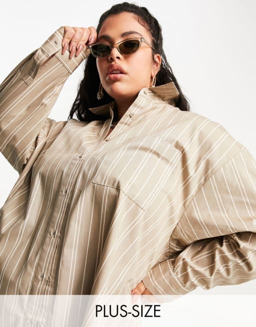 COLLUSION Plus - Ensemble avec chemise oversize et short - Beige rayé